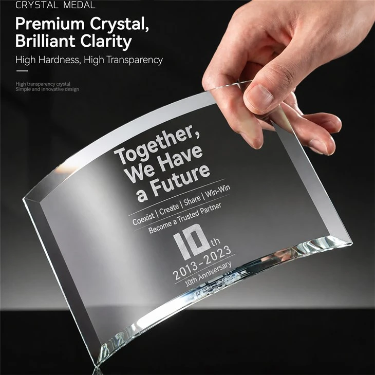 Cena Premium Curved Crystal Recognition Award
